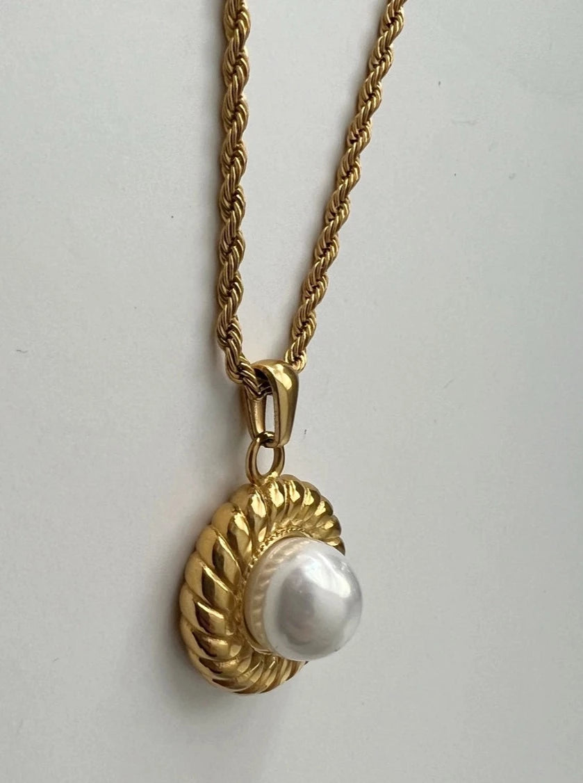 Pearl Pendant Necklace