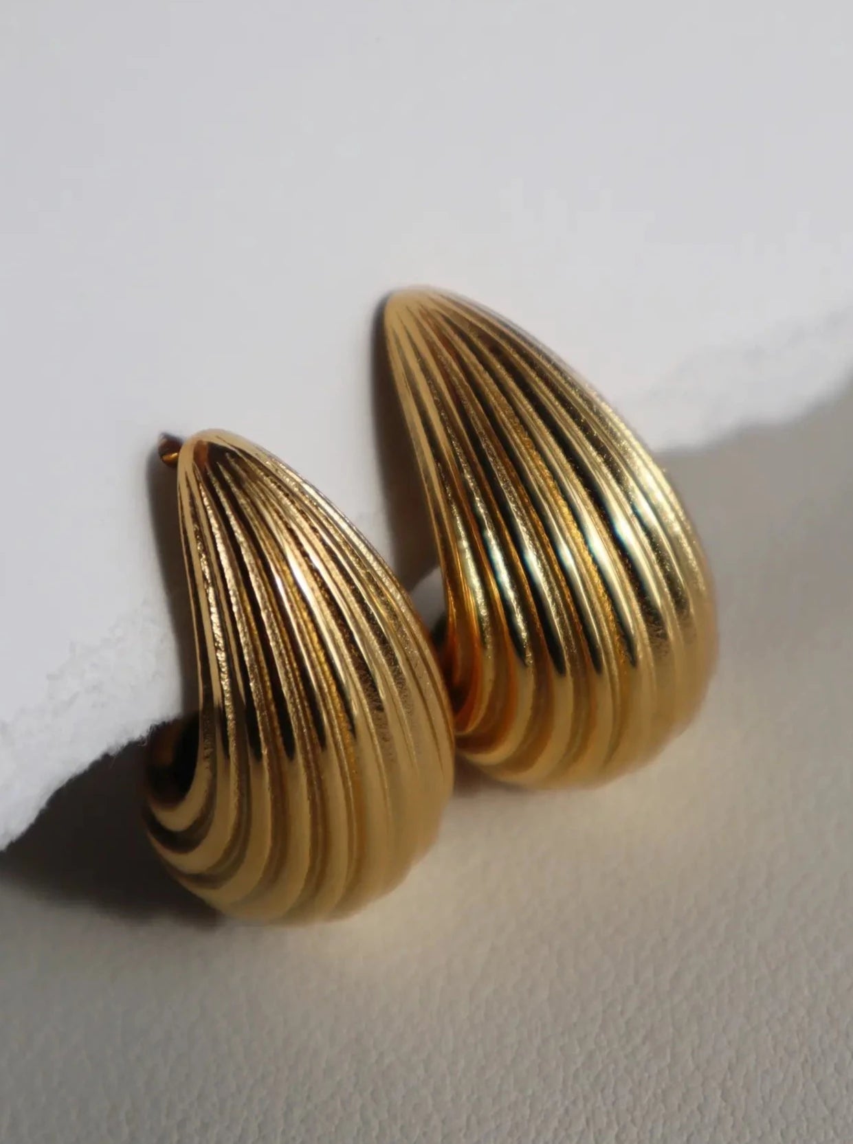 XL Ribbed Drop Earrings